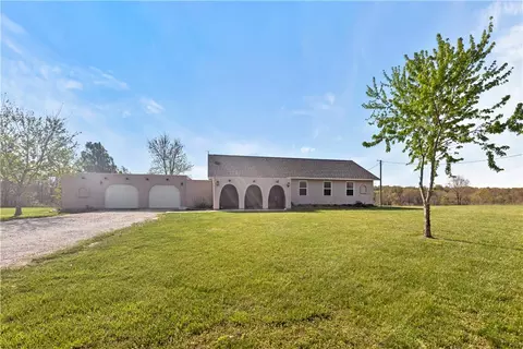 68 County Road 8492, Green Forest, AR 72638