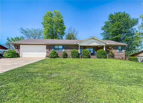 105 Watts St, Harrison, AR 72601 photo 2