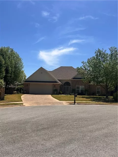 3543 N Chaucers Ct, Fayetteville, AR 72703
