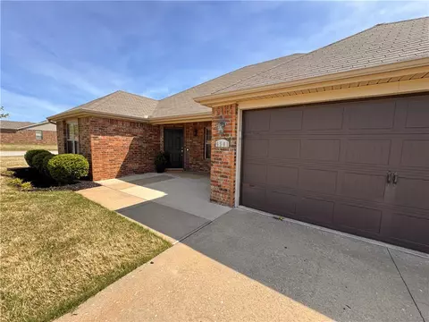 6501 50th St, Rogers, AR 72758