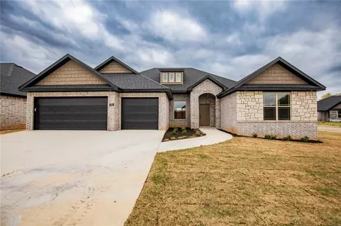 306 Doral Dr, Cave Springs, AR 72718