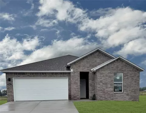 2461 Longfellow Dr, Bentonville, AR 72713