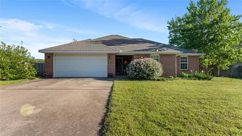 35 Spokane St, Farmington, AR 72730