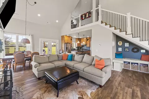 Living - 13715 Noah Rd, Gravette, AR 72736 photo 1 of 4