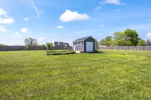 Exterior - 13715 Noah Rd, Gravette, AR 72736 photo 13 of 17
