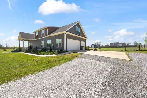 Exterior - 13715 Noah Rd, Gravette, AR 72736 photo 2 of 17