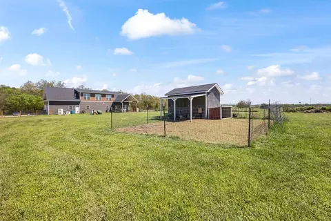 Exterior - 13715 Noah Rd, Gravette, AR 72736 photo 6 of 17