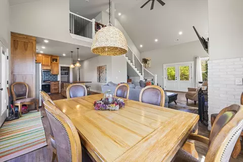 Dining - 13715 Noah Rd, Gravette, AR 72736 photo 1 of 1