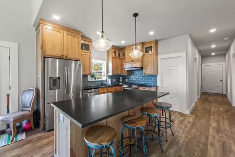 Kitchen - 13715 Noah Rd, Gravette, AR 72736 photo 3 of 4
