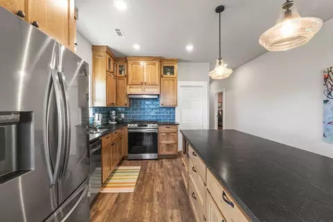 Kitchen - 13715 Noah Rd, Gravette, AR 72736 photo 2 of 4