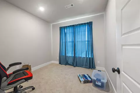 Bedroom - 13715 Noah Rd, Gravette, AR 72736 photo 4 of 5