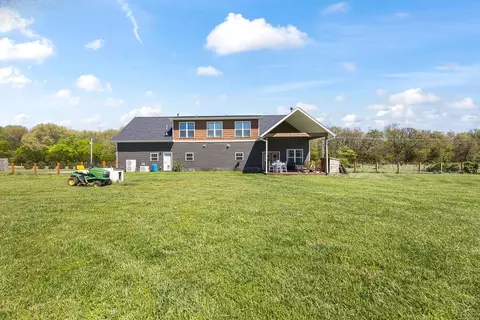 Exterior - 13715 Noah Rd, Gravette, AR 72736 photo 7 of 17