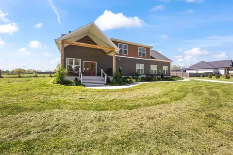 Exterior - 13715 Noah Rd, Gravette, AR 72736 photo 3 of 17