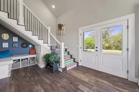Entry Way - 13715 Noah Rd, Gravette, AR 72736 photo 2 of 4