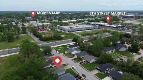 806 SE Ct, Bentonville, AR 72712