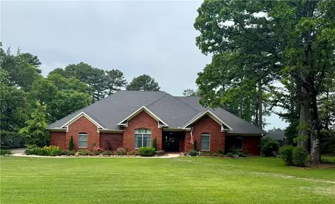 1420 Lands End Pt N, Russellville, AR 72802