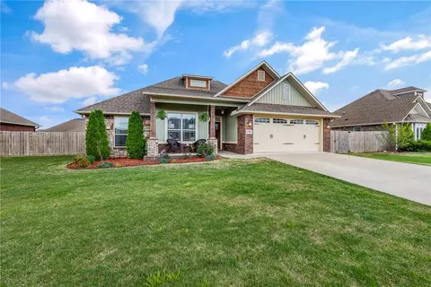 1703 Higgins St, Pea Ridge, AR 72751