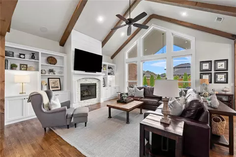 8705 Flycatcher Pl, Bentonville, AR 72713