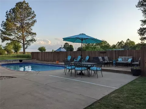 302 Casey Ln, Rogers, AR 72756