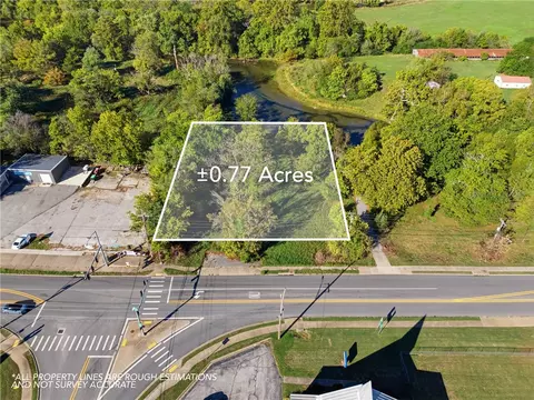 323 S 335 S Main St, Cave Springs, AR 72718