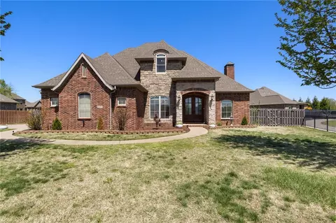 2601 W Cobbler Pl, Rogers, AR 72758