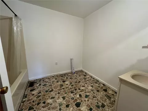 Bath - 375 Nc 8362, Jasper, AR 72641 photo 1 of 4