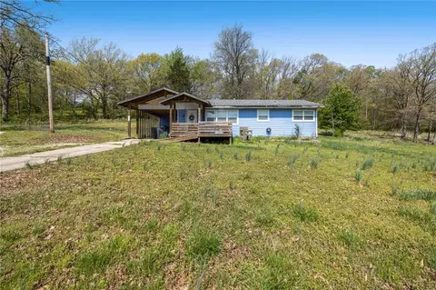 17438 Lake Sequoyah Rd, Fayetteville, AR 72701