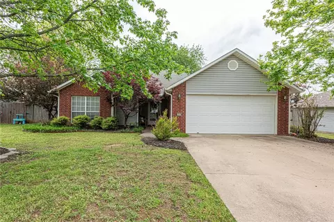 1527 N Genoa Ave, Fayetteville, AR 72704