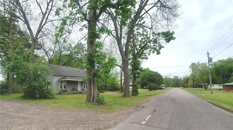 841 S 2nd St, Dardanelle, AR 72834