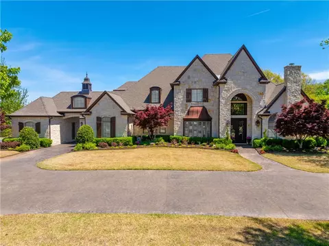 5436 Clear Creek Blvd, Fayetteville, AR 72704