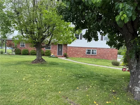 641 N E St, Rogers, AR 72756 photo 2