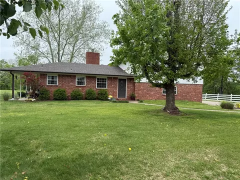 641 N E St, Rogers, AR 72756