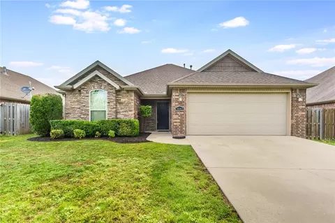 3082 Verona Ln, Fayetteville, AR 72704
