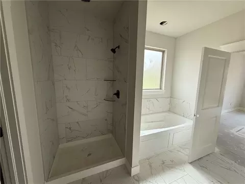 Bath - 9301 Digby Dr, Gentry, AR 72734 photo 1 of 3