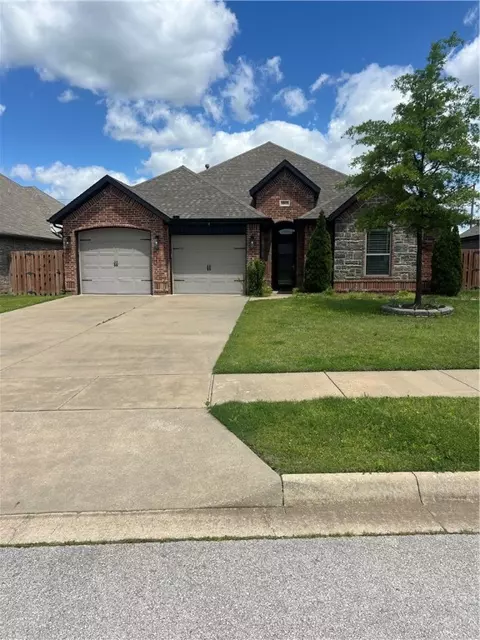 5803 Murfield Dr, Rogers, AR 72758