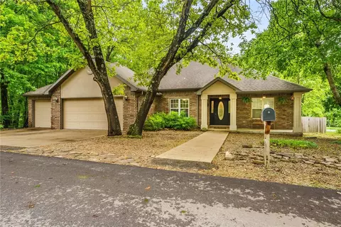 2 Saxilby Ln, Bella Vista, AR 72715