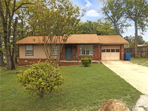 1900 Hallmark Cir, Mountain Home, AR 72653