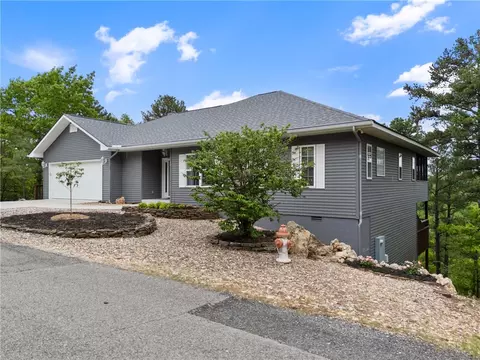 15 Serenity Ln, Holiday Island, AR 72631