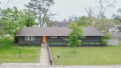 1 S Scott Cir, Rogers, AR 72758