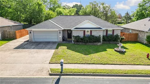 525 Prairie St, Lowell, AR 72745