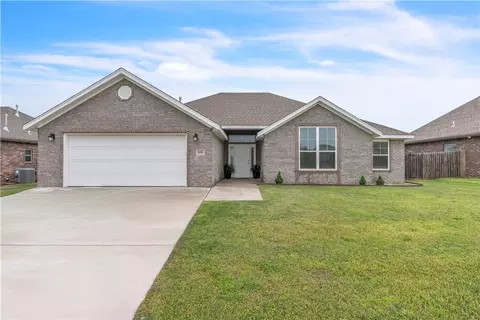 205 Pin Oak St, Gentry, AR 72734