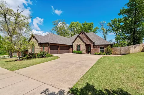 205 NW Tall Oaks Ave, Bentonville, AR 72712