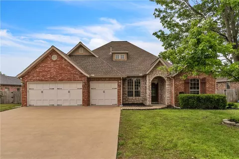 3905 SW Sycamore St, Bentonville, AR 72713