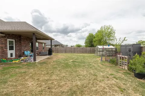 Exterior - 718 Diamond Ave, Lowell, AR 72745 photo 3 of 19