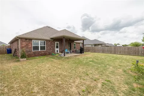 Exterior - 718 Diamond Ave, Lowell, AR 72745 photo 8 of 19