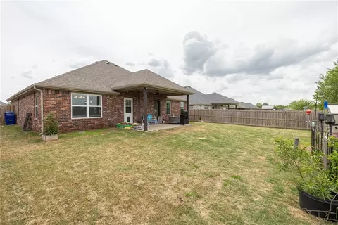Exterior - 718 Diamond Ave, Lowell, AR 72745 photo 11 of 19