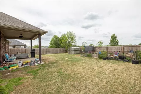 Exterior - 718 Diamond Ave, Lowell, AR 72745 photo 4 of 19