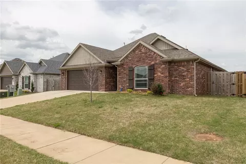 Exterior - 718 Diamond Ave, Lowell, AR 72745 photo 16 of 19