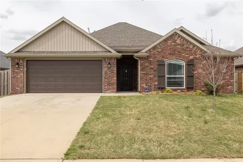 Exterior - 718 Diamond Ave, Lowell, AR 72745 photo 1 of 19