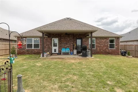 Exterior - 718 Diamond Ave, Lowell, AR 72745 photo 12 of 19